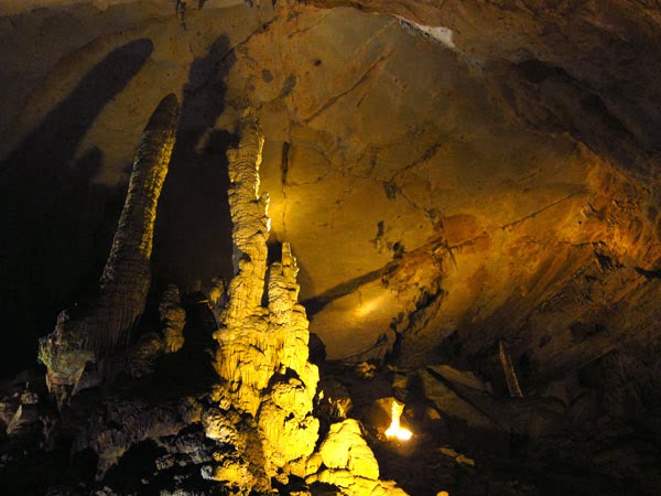 Yellow Dragon Cave in Zhangjiajie, China