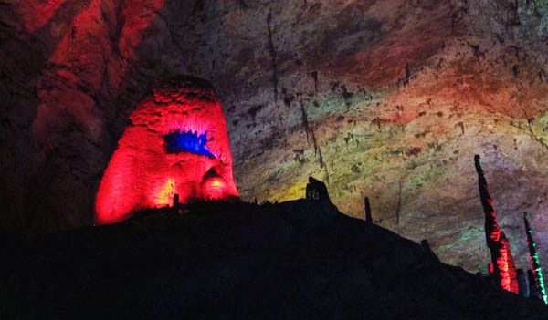 Yellow Dragon Cave in Zhangjiajie, China