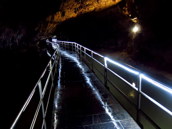 Yellow Dragon Cave in Zhangjiajie, China