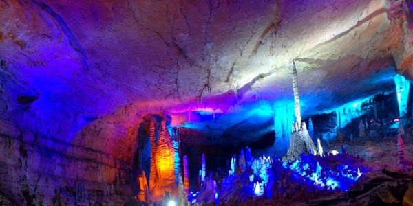 Yellow Dragon Cave in Zhangjiajie, China