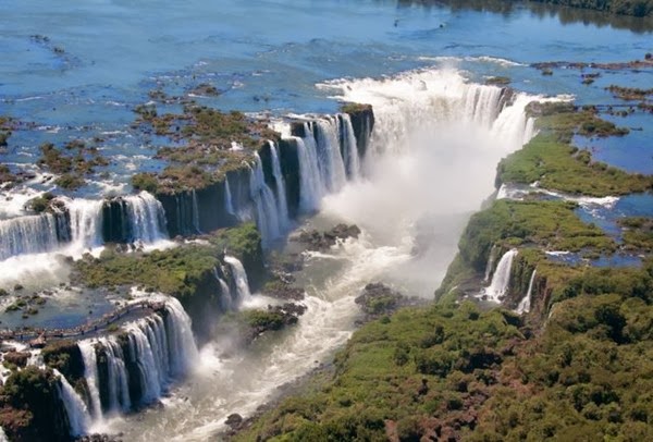 Top 15 World's Most Amazing Waterfalls