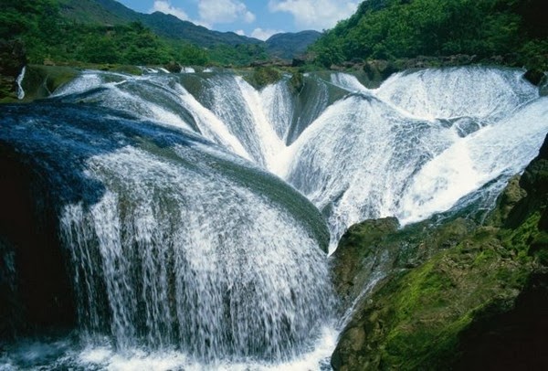 Top 15 World's Most Amazing Waterfalls